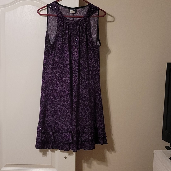 Dress - Picture 2 of 3